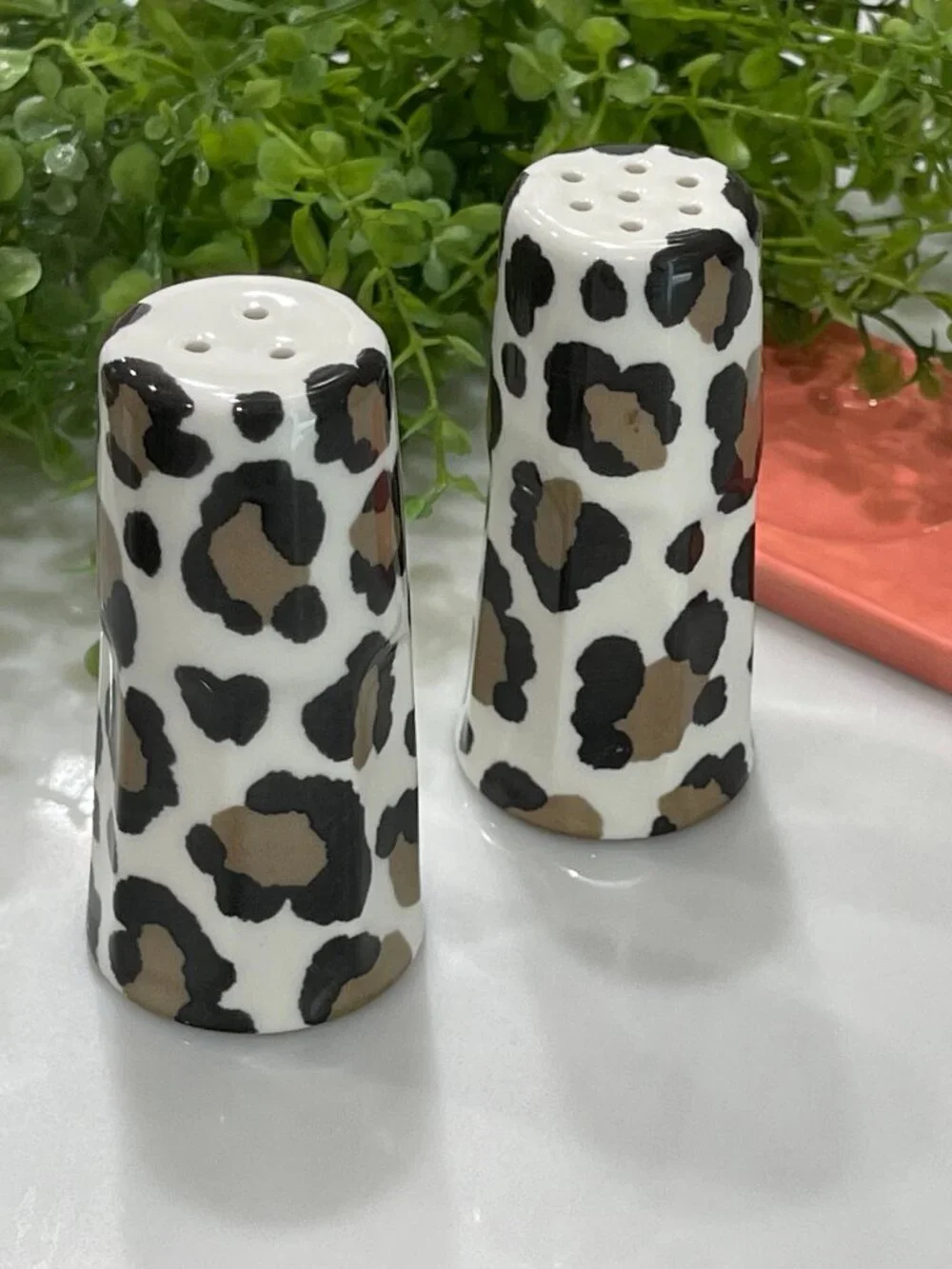 Anthropologie Chintzware Leopard Salt Pepper Shakers Set-NEW